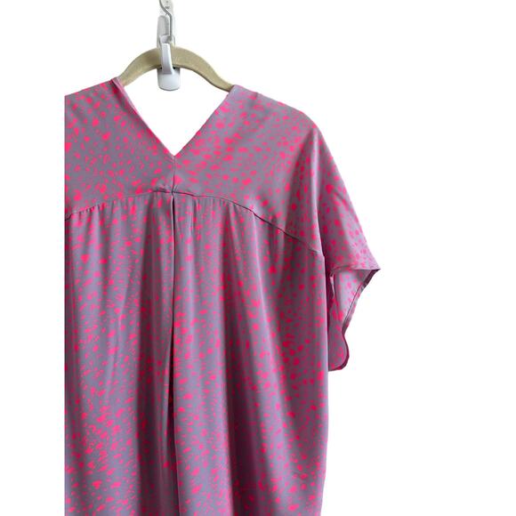 Adrienne Women's Small Purple and Pink Cheetah V-Neck Short Sleeve Blouse - Picture 10 of 13